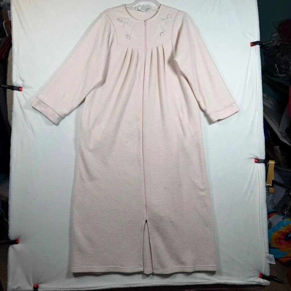 Miss Elaine Pink Zip Front Robe Womens M Embroidered Floral Long Duster Housecoa